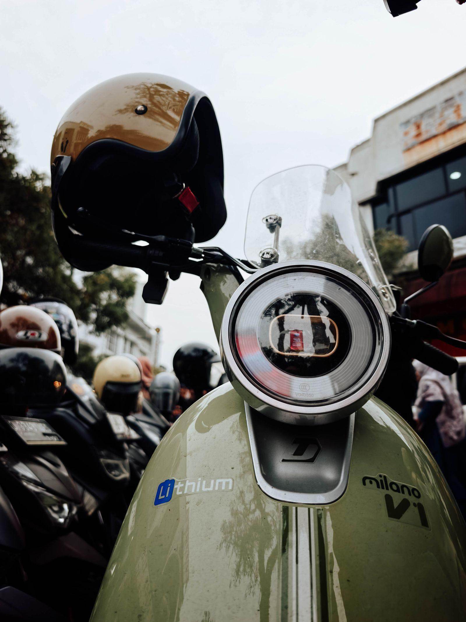 Electric Motorcycles & Scooters