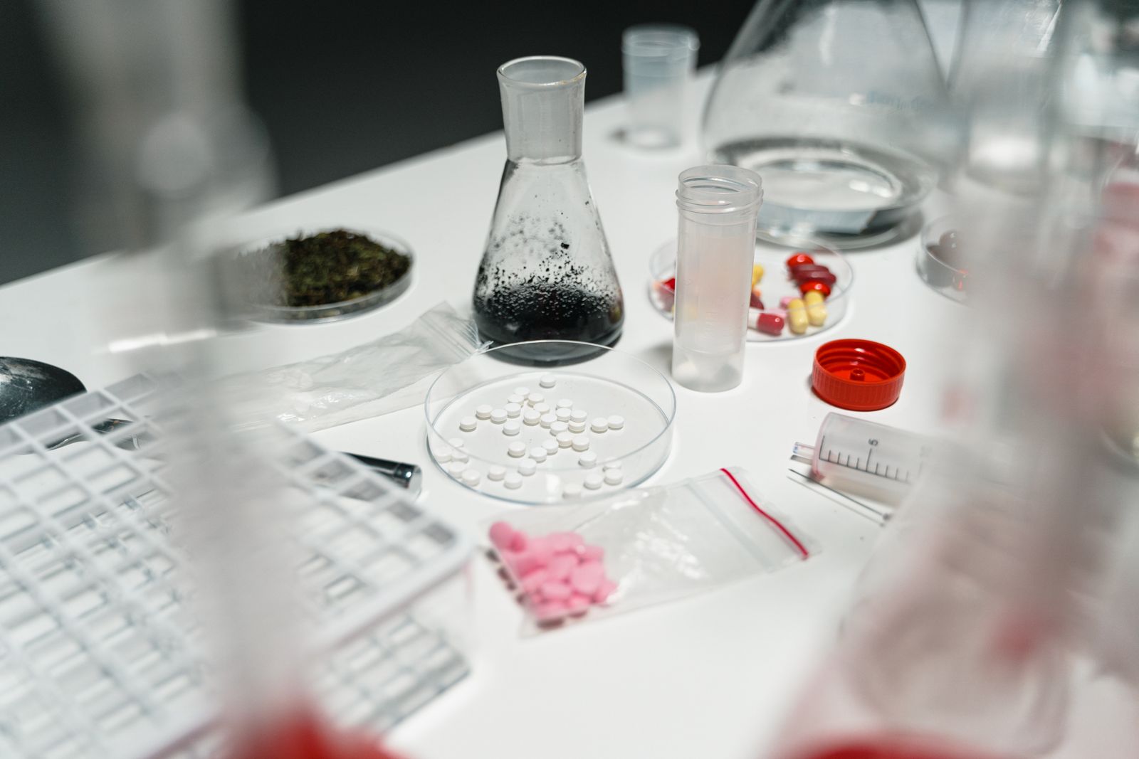 Peptides — Cosmetic Actives, GLP-1 APIs & Research-Grade Factory Sourcing (No MOQ)